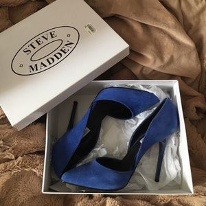 Steve Varsity Heels un Blue